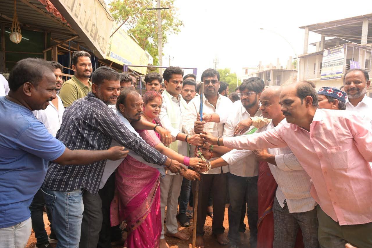 ಎಪಿಎಂಸಿ ಸರ್ಕಲ್ನಿಂದ ಡಿವೈಎಸ್ಪಿ ಕಚೇರಿವರೆಗೆ ರಸ್ತೆ ಅಭಿವೃದ್ಧಿಗೆ ಚಾಲನೆ image
